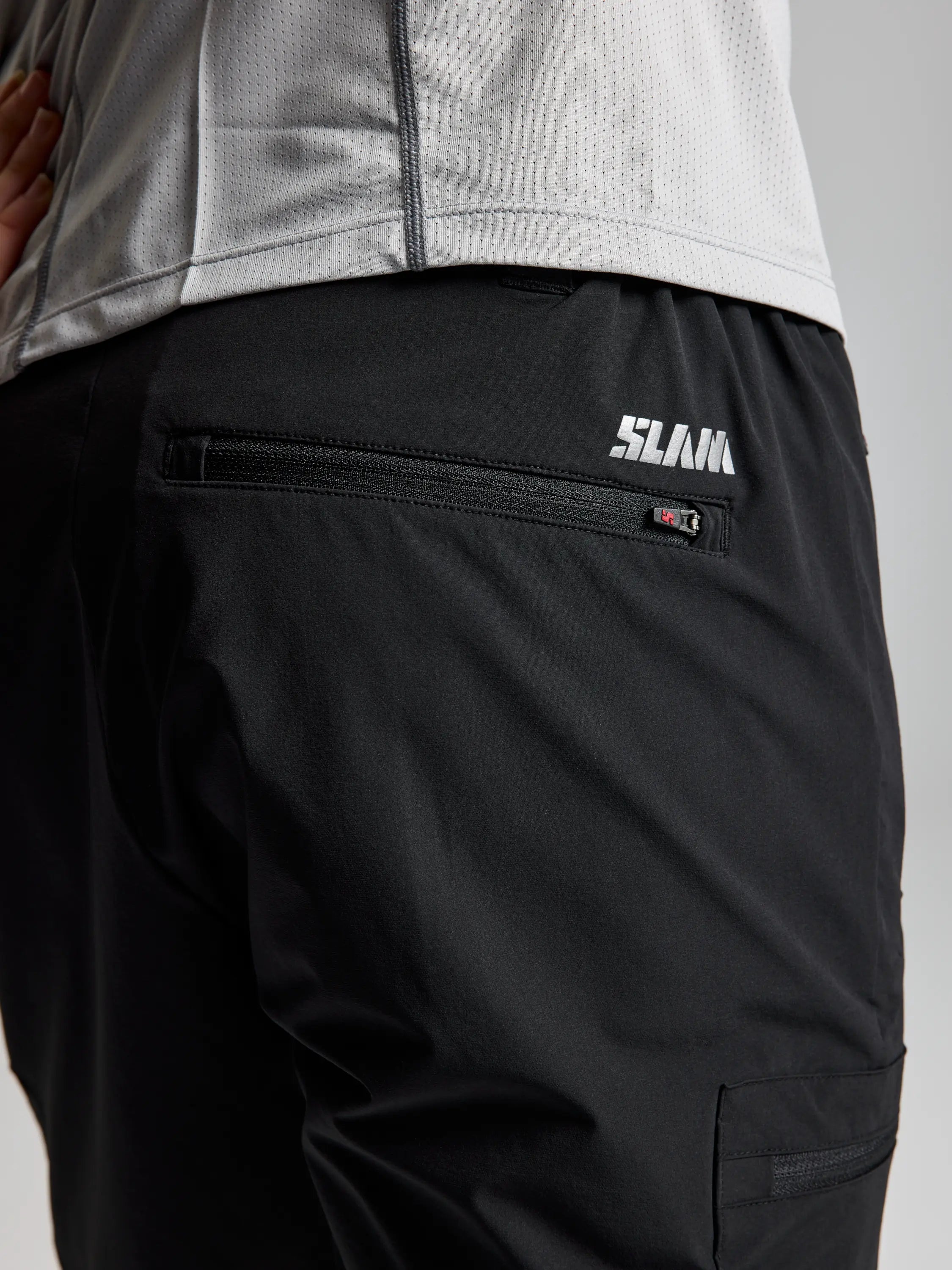 Bermudas Técnicas de Carga para Hombre TECH CARGO SHORT NEGRO de SLAM