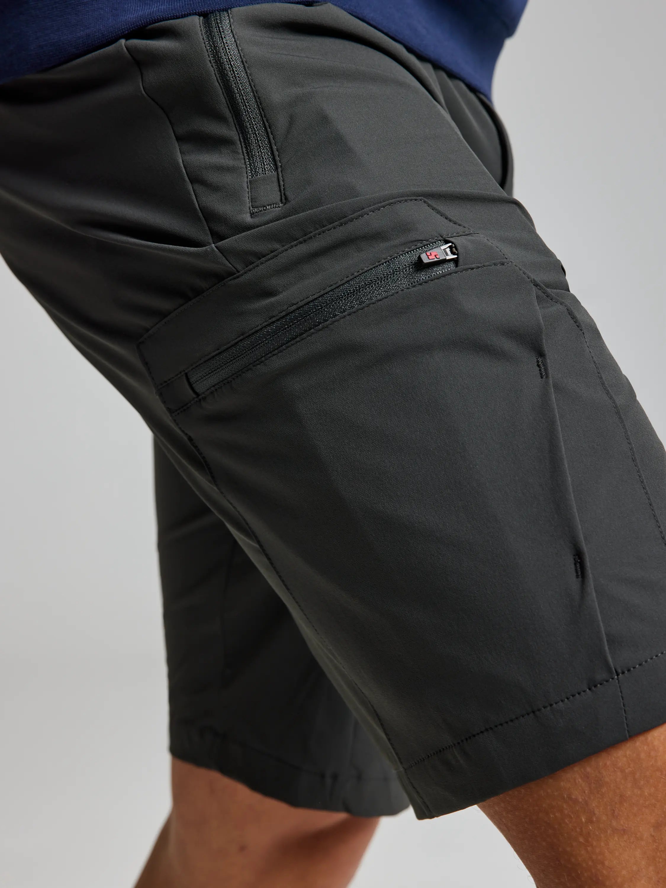 Bermudas técnicas cargo para hombre – Grafito