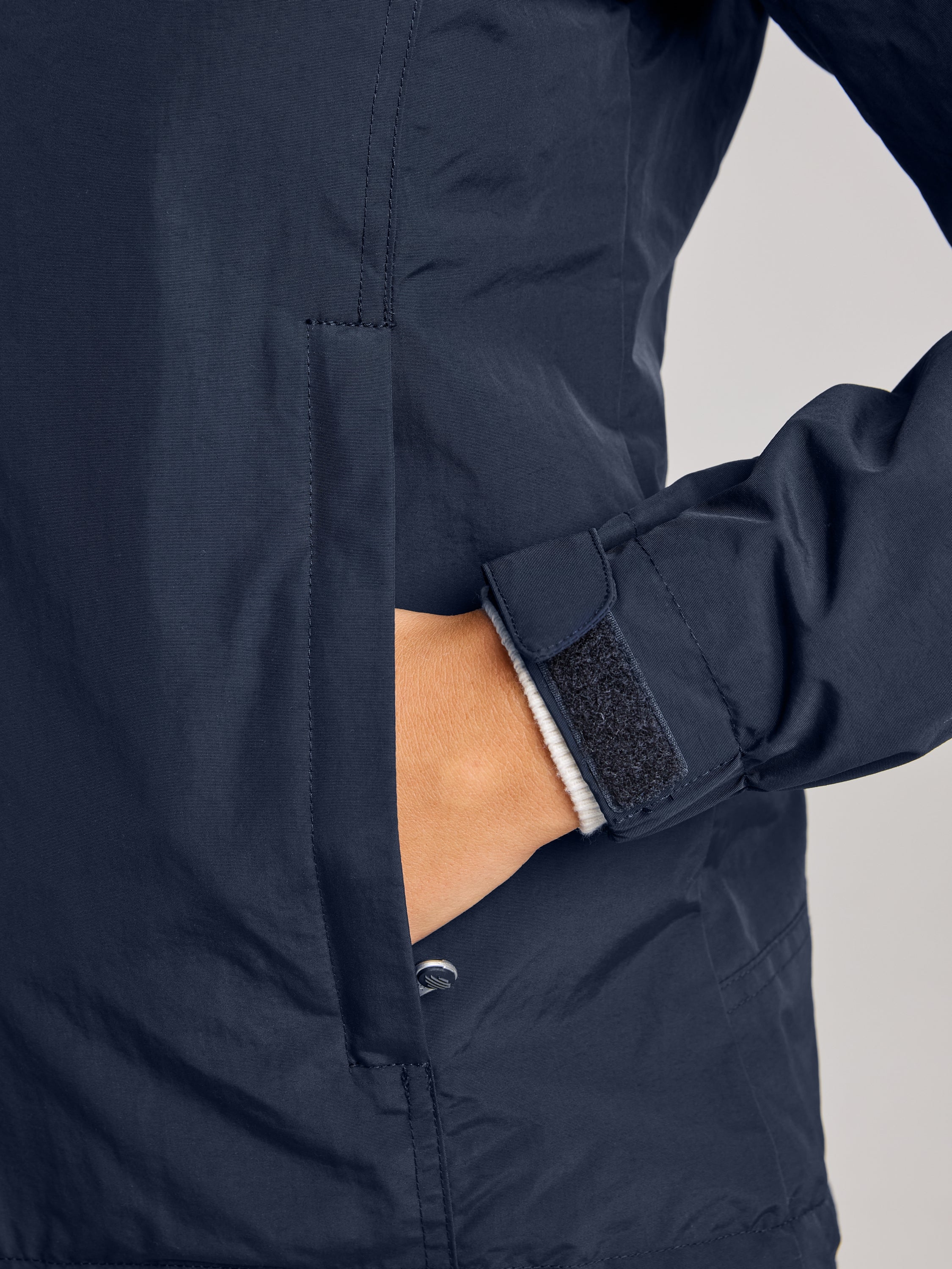 Chaqueta técnica ligera para mujer – Navy