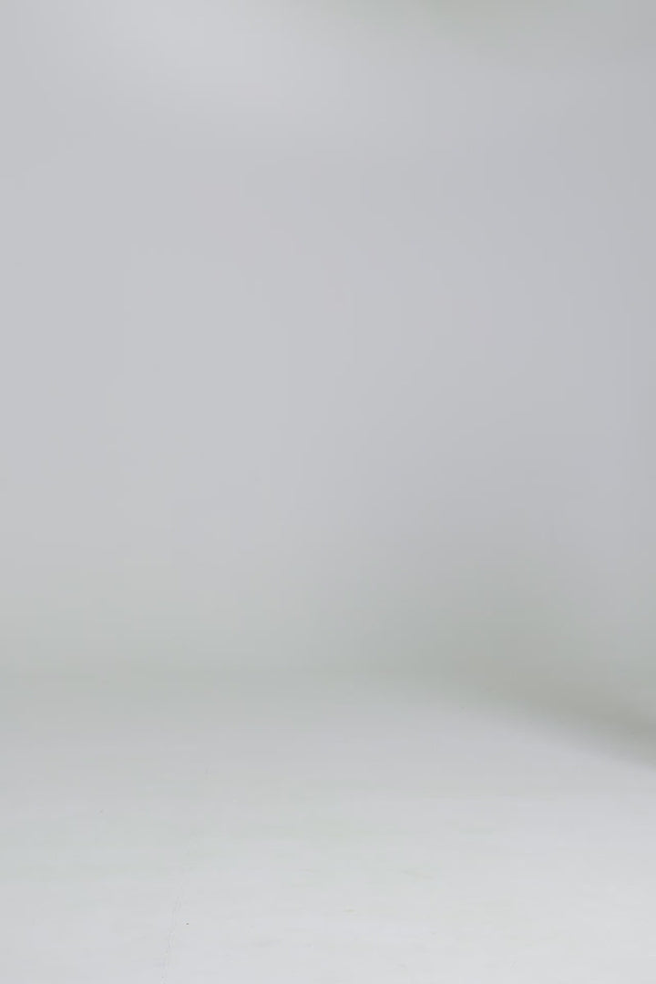 Cargar video: Camiseta técnica mujer manga corta Tech Piqué – UPF50, secado rápido Azul Marino